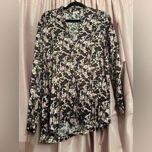 Her shirt Italia  100% silk blouse made in Italy long sleeve  top XL X large